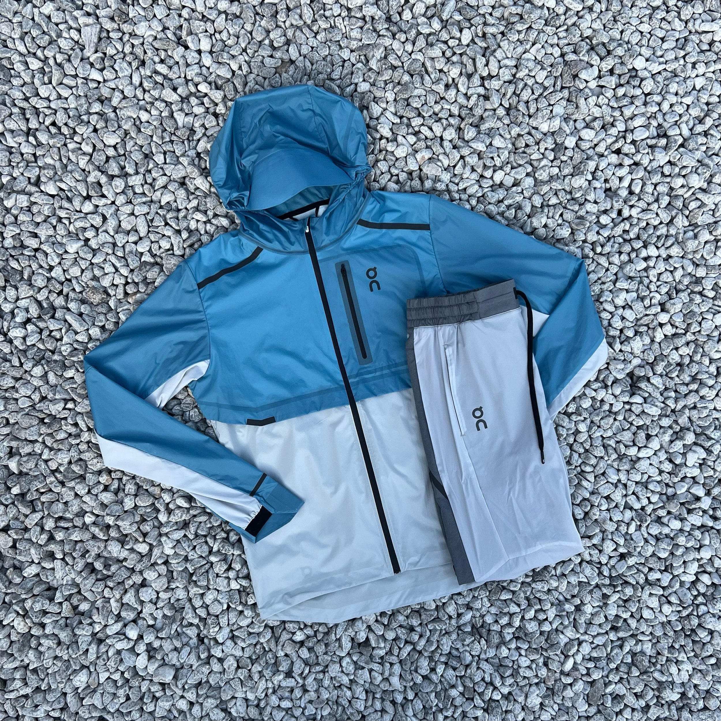 On Running Weather Tracksuit Niagara/Glacier — Bennetts